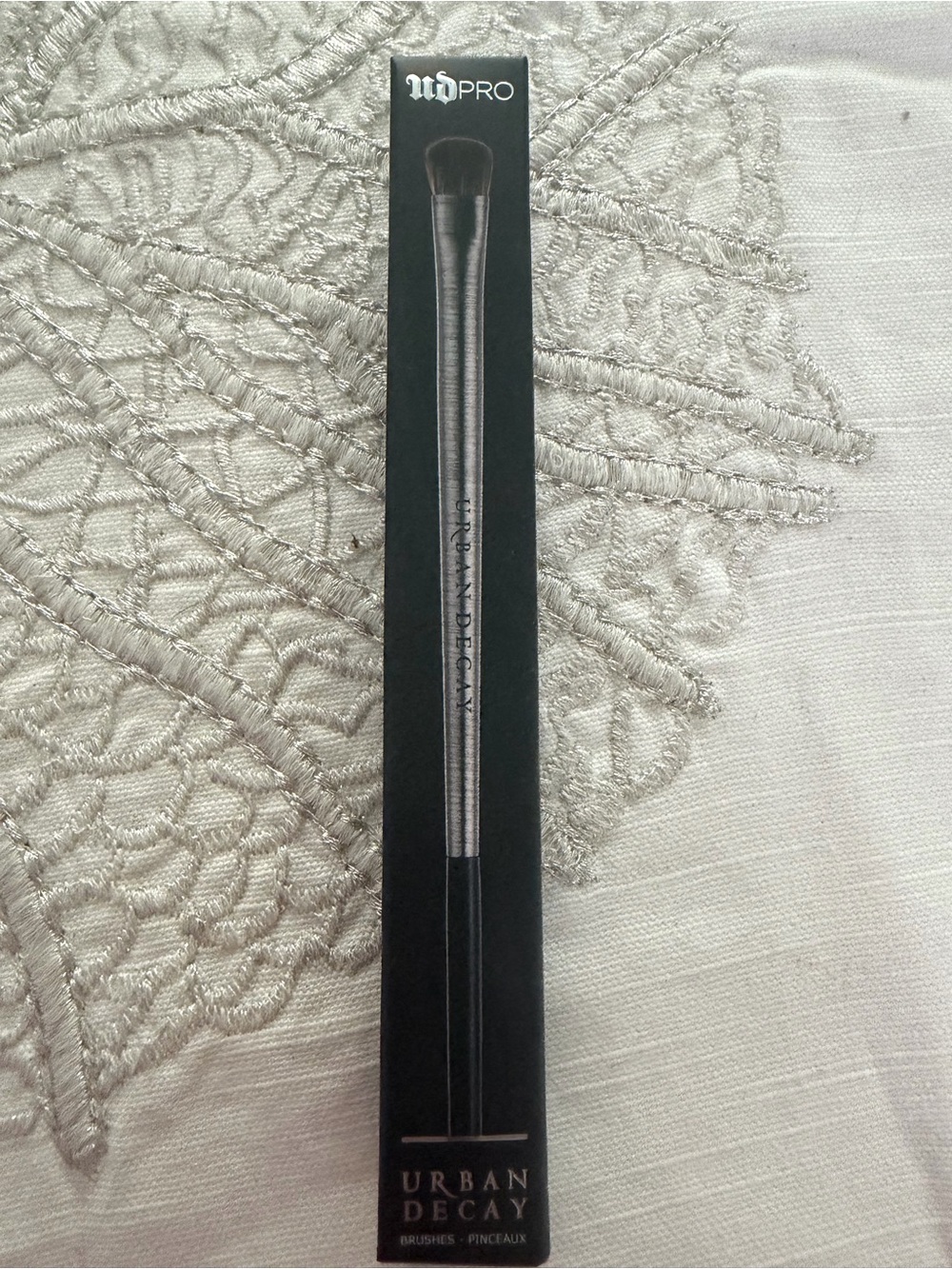 Urban Decay Smoky Eye Brush in Black and Silver